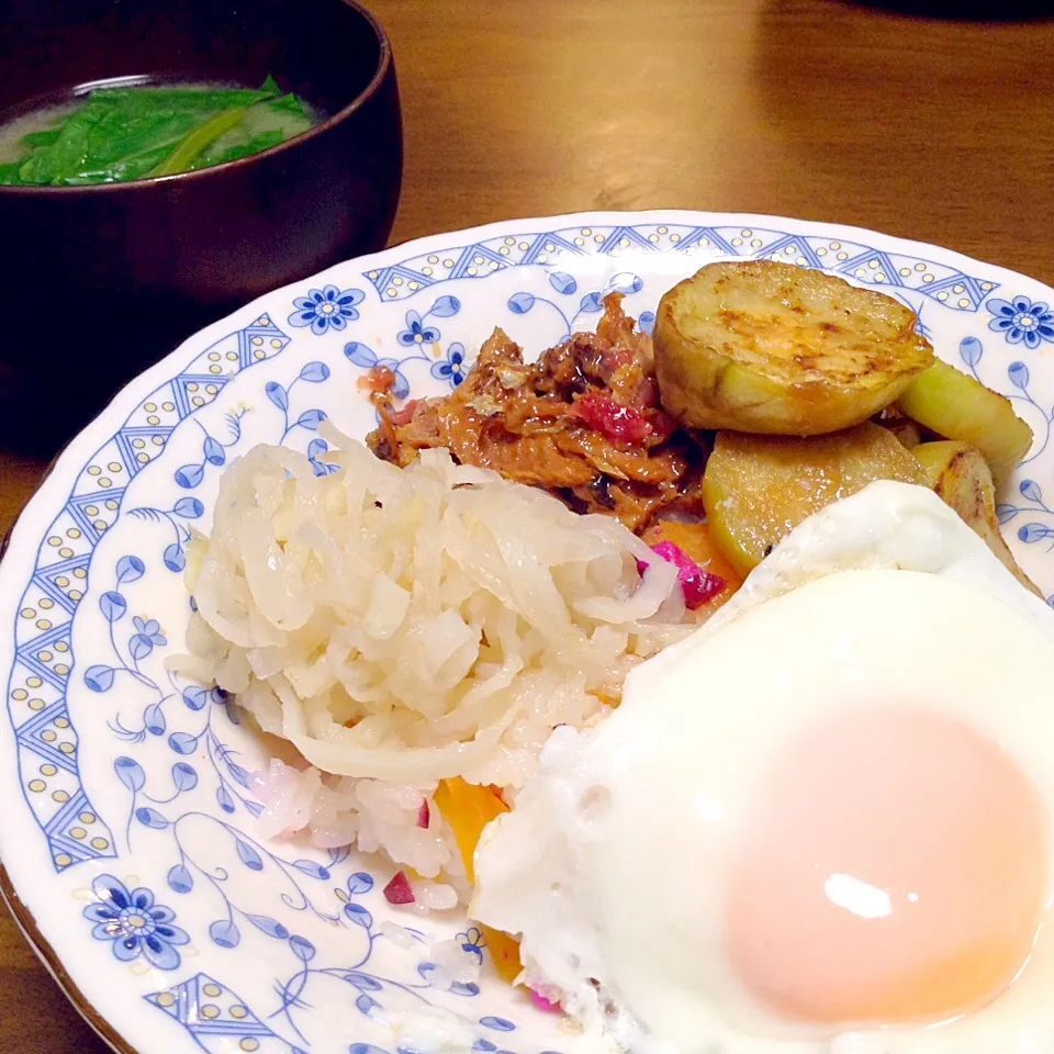 ごちゃ混ぜでおいしいサンマとカラフル漬け物丼|S.t.oriaさん