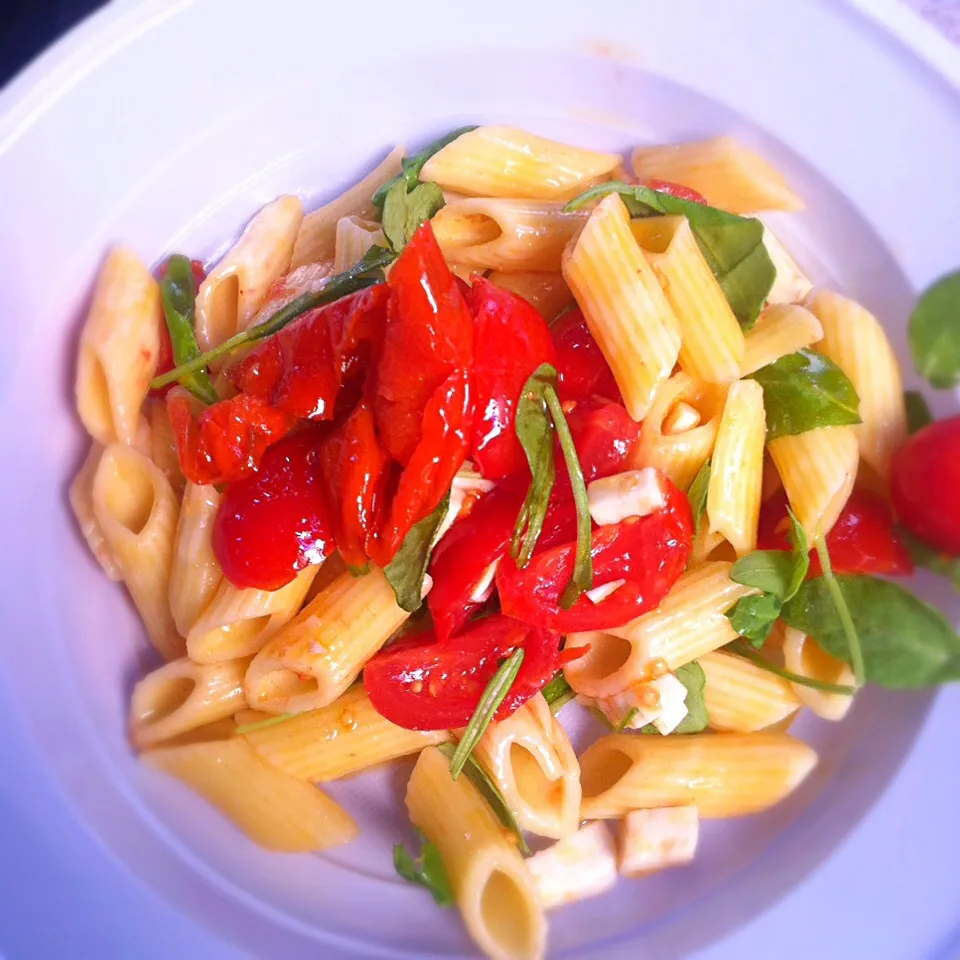 Pasta, tomato, basil, cheese|Stefan Labuschagneさん