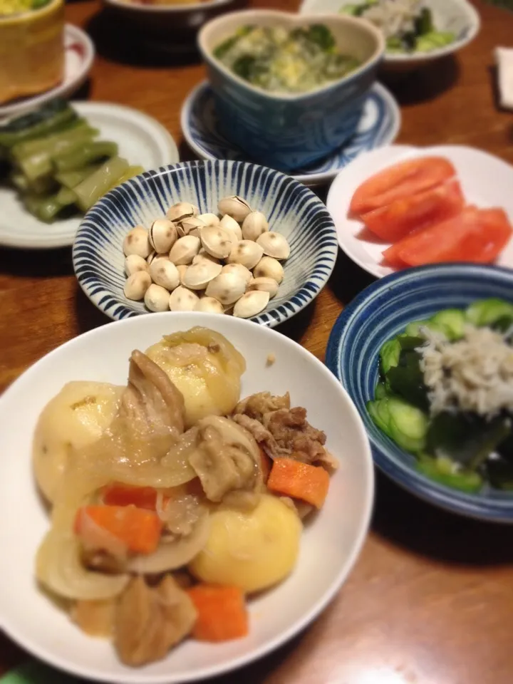 お麩入り肉じゃが、シラスとワカメの酢の物、炒り銀杏、ブロッコリーチーズ焼き、野沢菜|raku_darさん