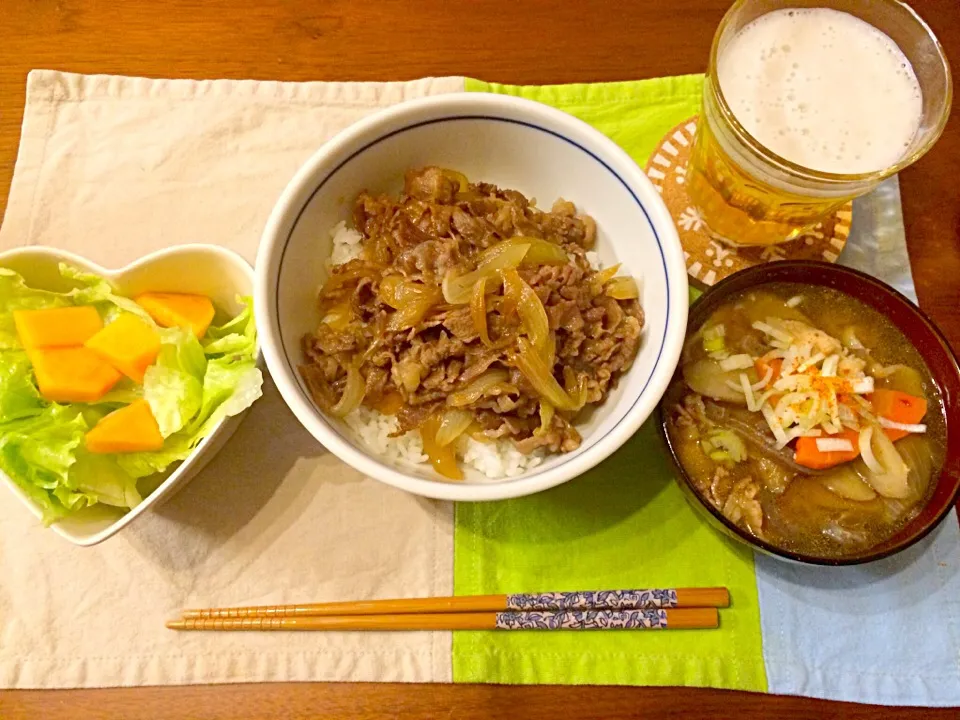 汁だく牛丼   豚汁 柿のサラダ|haseseさん