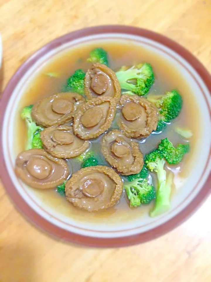 Abalone with broccoli|Chrisyyyさん