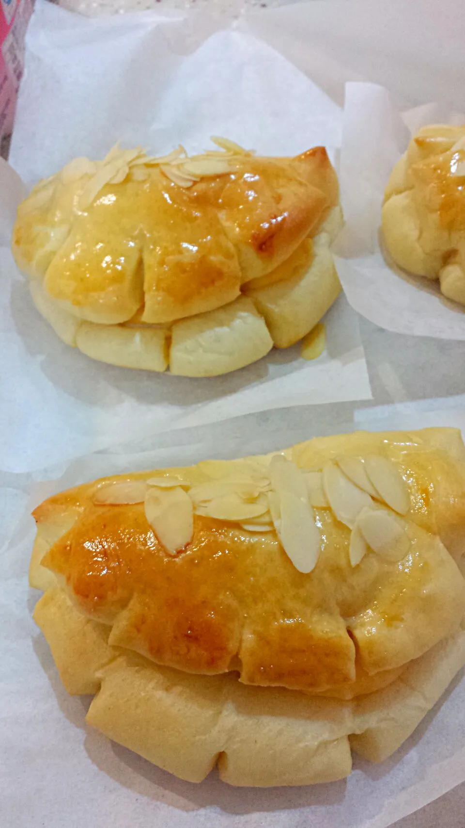 custard bread #custard #cream #bread|Jill Nyomanさん