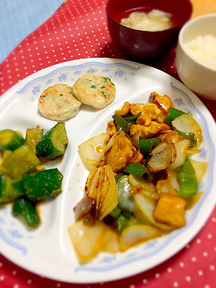 昨夜の晩ごはん＊鶏と野菜のピーナッツ炒め|ゆきさん