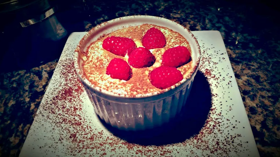 Today is the first time I made tiramisu and came out pretty good ^-^.  今天是我第一次做tiramisu.|Jihollandさん