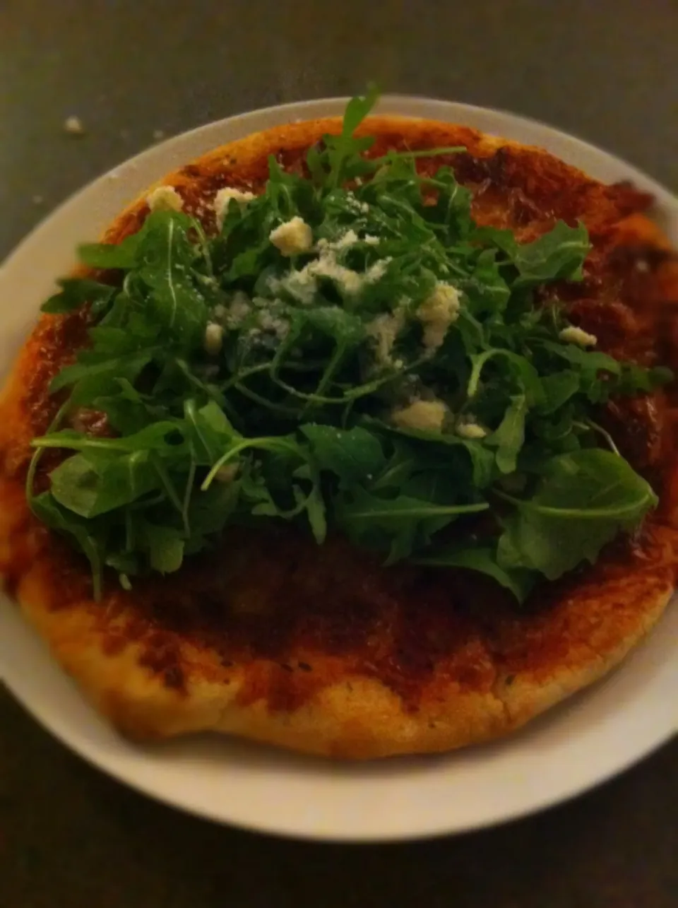 Veggie pizza with rocket and veggie parmesan on top|🍓Jolejo🍓さん