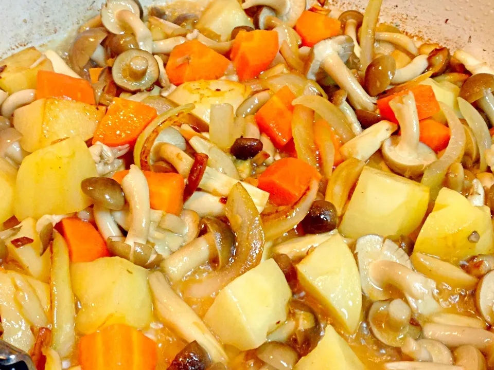 🍄🍄Mushroom Veggie Sauté 🍄🍄|Earth Angelさん