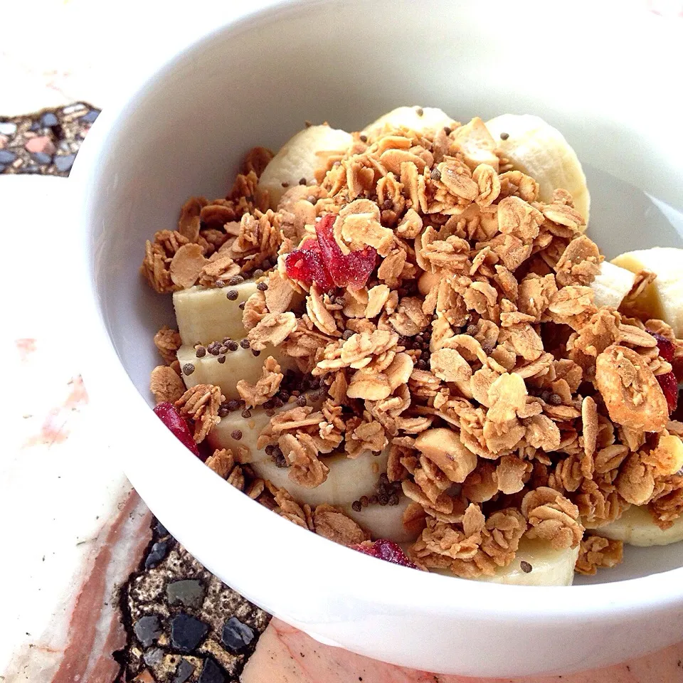 banana w/ granola|Gift Laohakanchanasiriさん