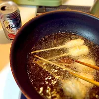 Snapdishの料理写真:串揚げとビール🍻|motomoguさん