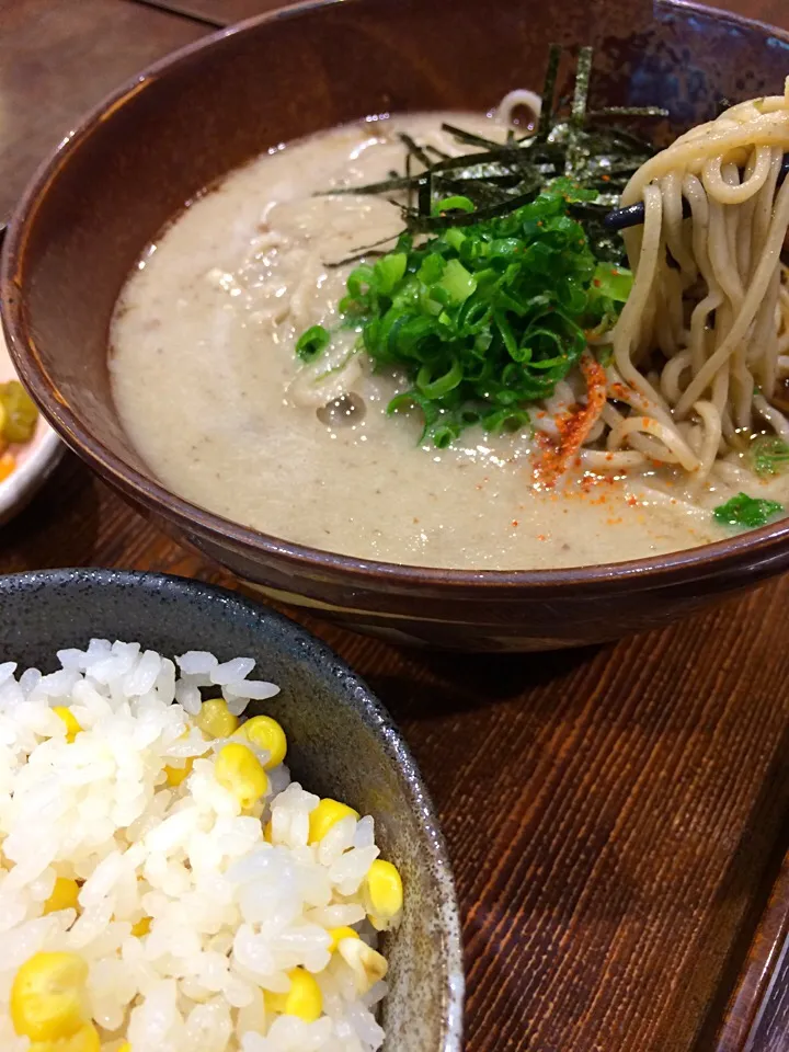 温とろろ蕎麦＆とうもろこしの炊き込み御飯|ダンディ☆和田さん