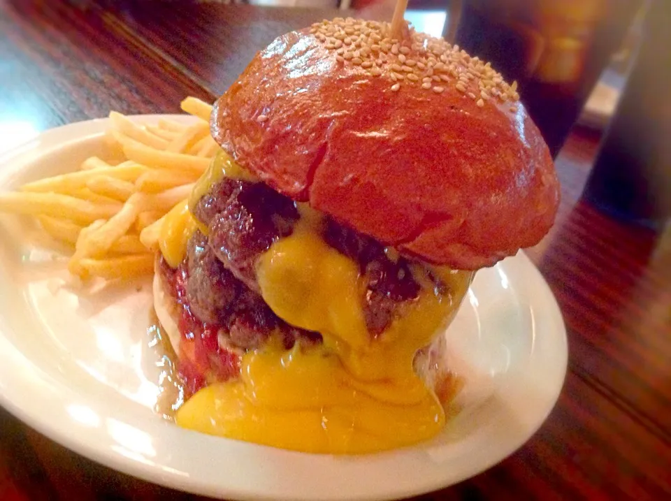 ナイヤガラチーズバーガー🍔😋🇺🇸|アライさんさん