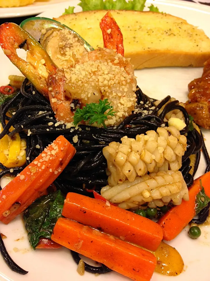 Black Spagetti Seafood|My'Nari Tasanontさん