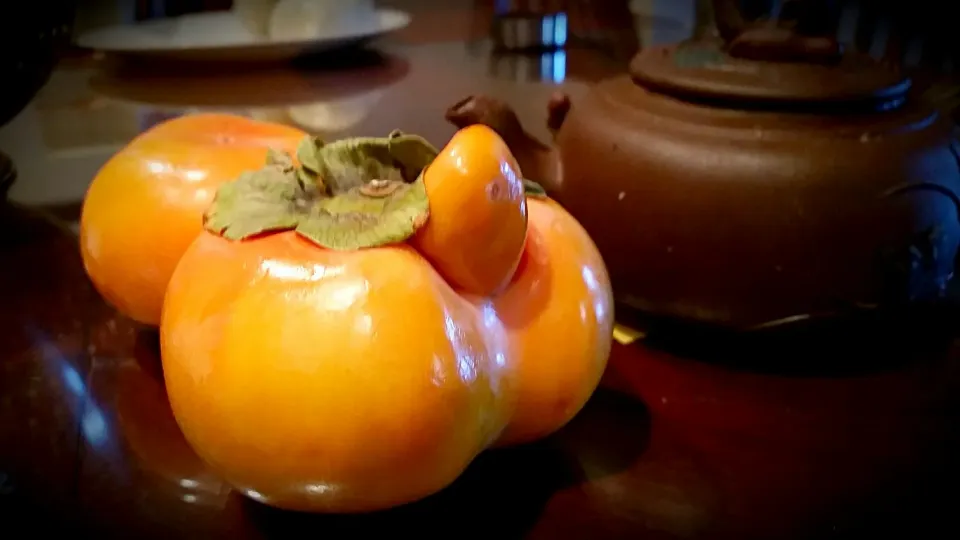 Funny-looking persimmon...hahaha!|Jihollandさん