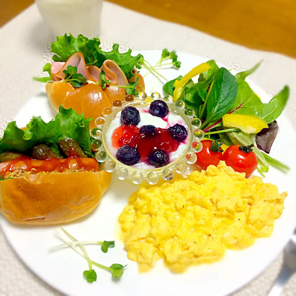 ホットドッグ&ハムサンドモーニング🐣♡|🍎ゆかりんご🍎さん