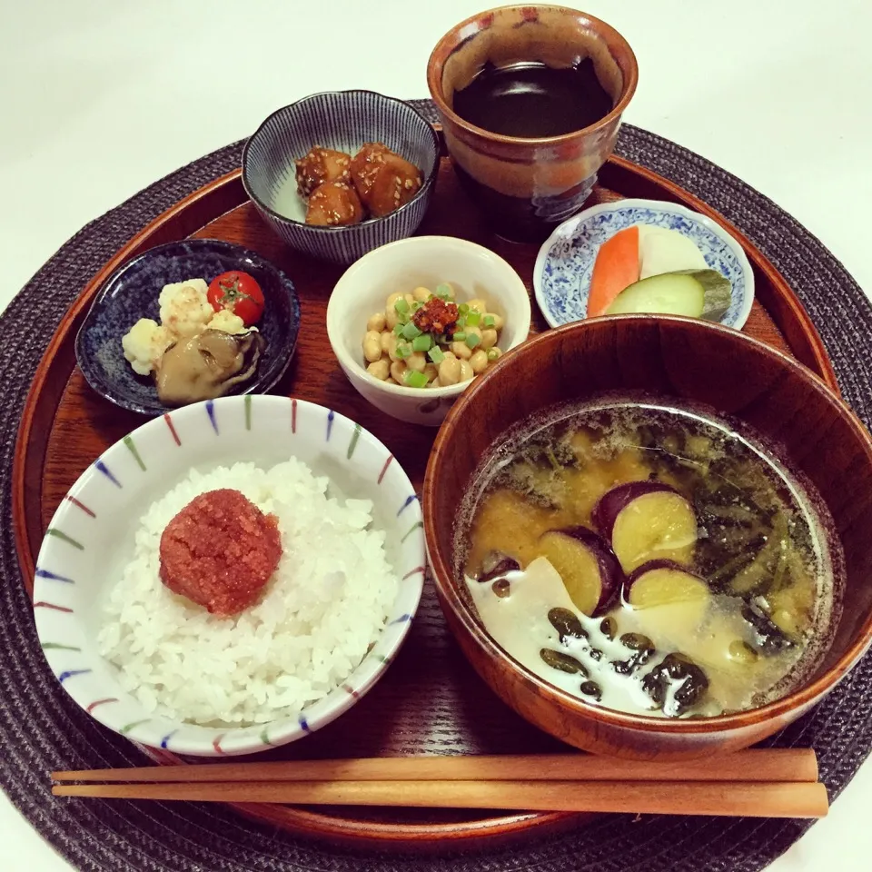 Snapdishの料理写真:今日の朝ごはん♪里芋の味噌煮、なかなかよくできました♡|みほままこさん