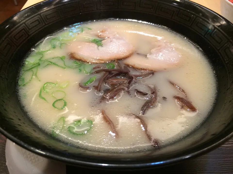 Snapdishの料理写真:トンコツラーメン|ケイジさん