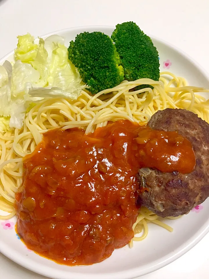 ミートスパ🍝ハンバーグのせ🍴|akiさん