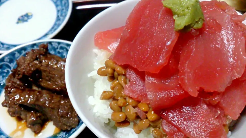 納豆鮪丼と鯨ステーキ|あまねさん