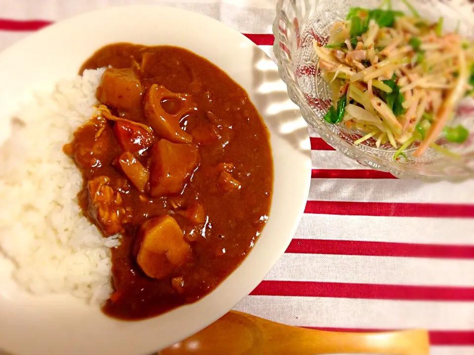 旦那くん作🌟根菜カレー🍀大根と水菜のサラダ|mochaさん