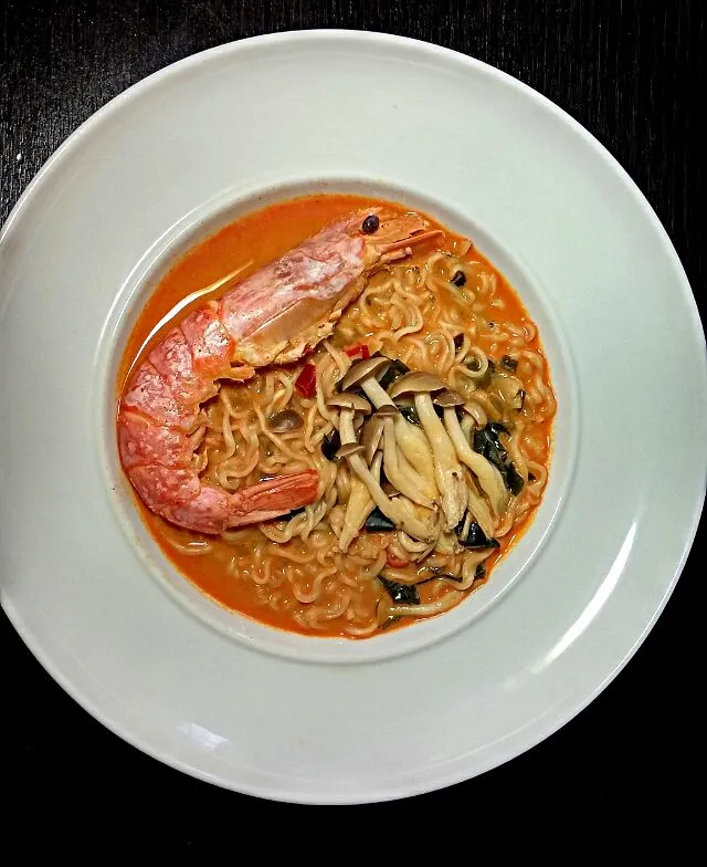 Red shrimp thai tom yam instant noodle|Antonyさん