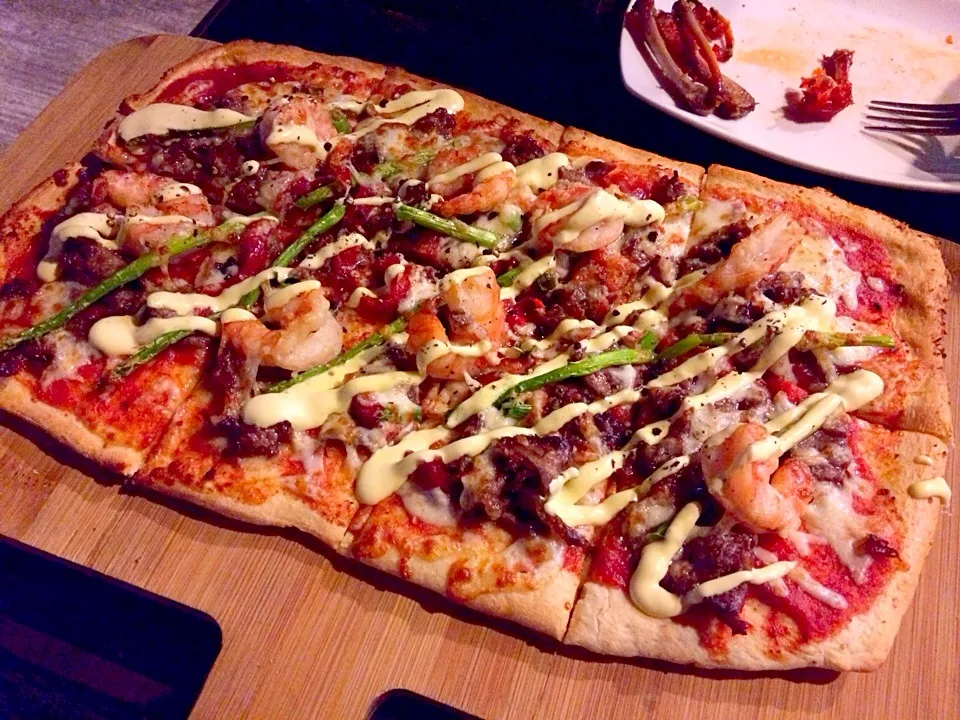 Wagyu beef & prawn pizza|prissyさん