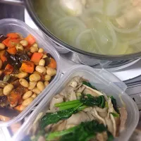 Snapdishの料理写真:生姜鶏スープ、大豆煮、舞茸ほうれん草豚ナンプラー炒め|l11aさん