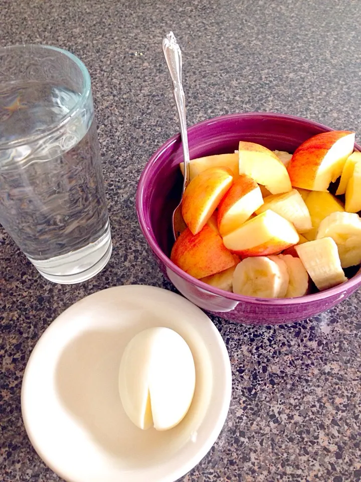 Snapdishの料理写真:Breakfest. Pineapple Apple and banana salad, with hard boiled egg|nadia issaさん