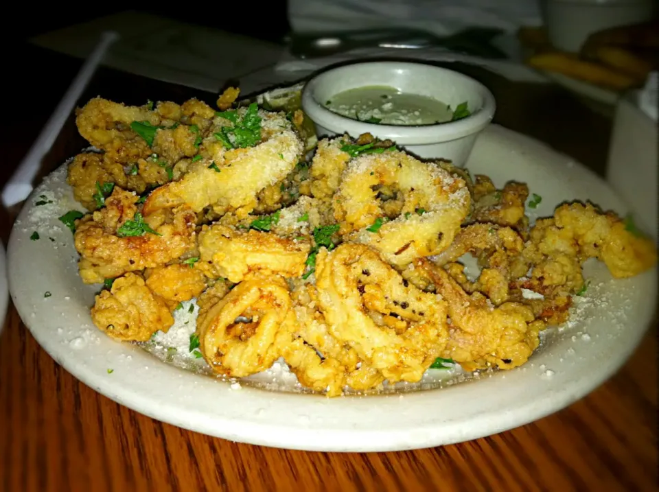 Fried calamari at Murry's, Columbia, MO, USA.|Jihollandさん