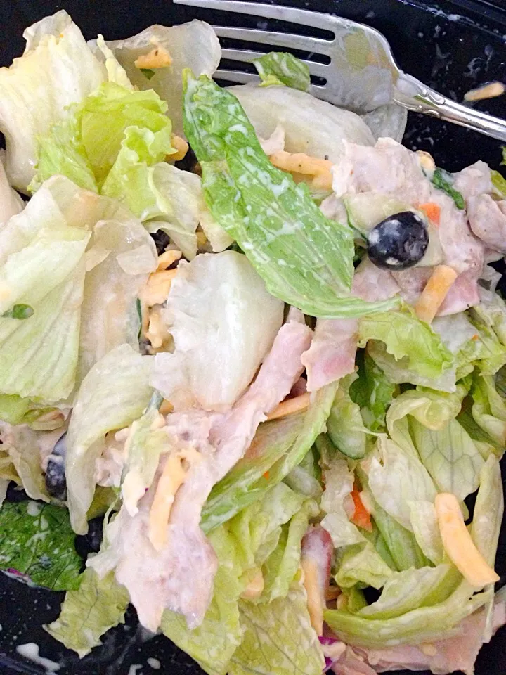 Chicken salad for lunch!|nadia issaさん