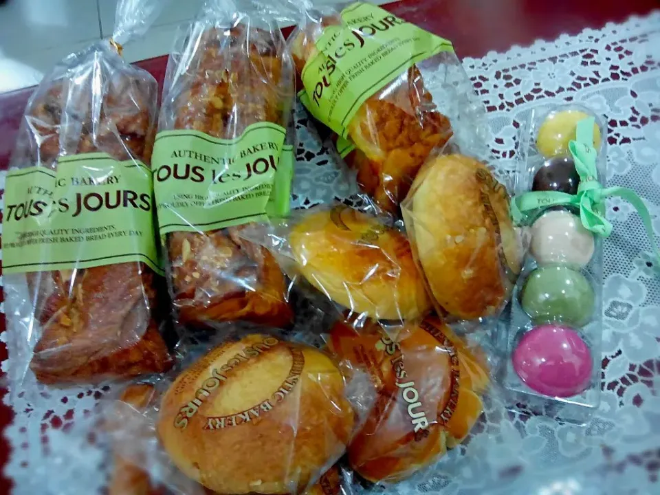 breads and pastries #macarons #touslesjours|Charly Victoriaさん