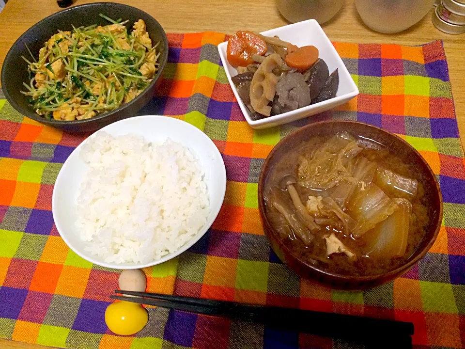 朝ごはん★筑前煮、豆苗と卵の炒め物、みそ汁、ごはん|ハルさん