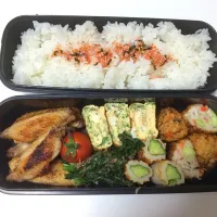 Snapdishの料理写真:焼き鳥弁当！|Michiko  Arakiさん