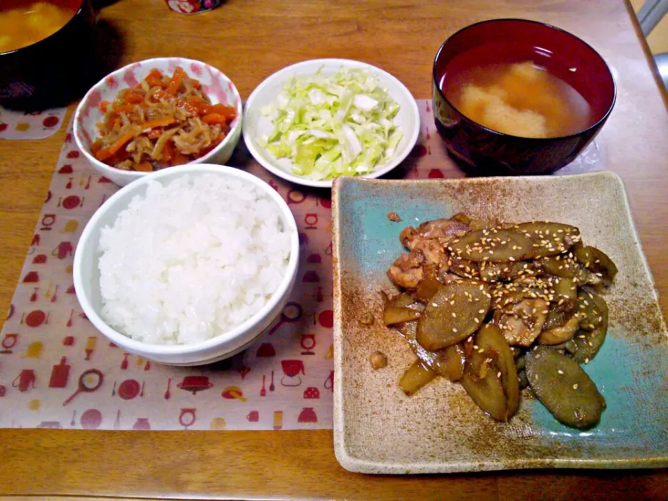 11月8日 肉ごぼう 切り干し大根 コールスロー お味噌汁|いもこ。さん