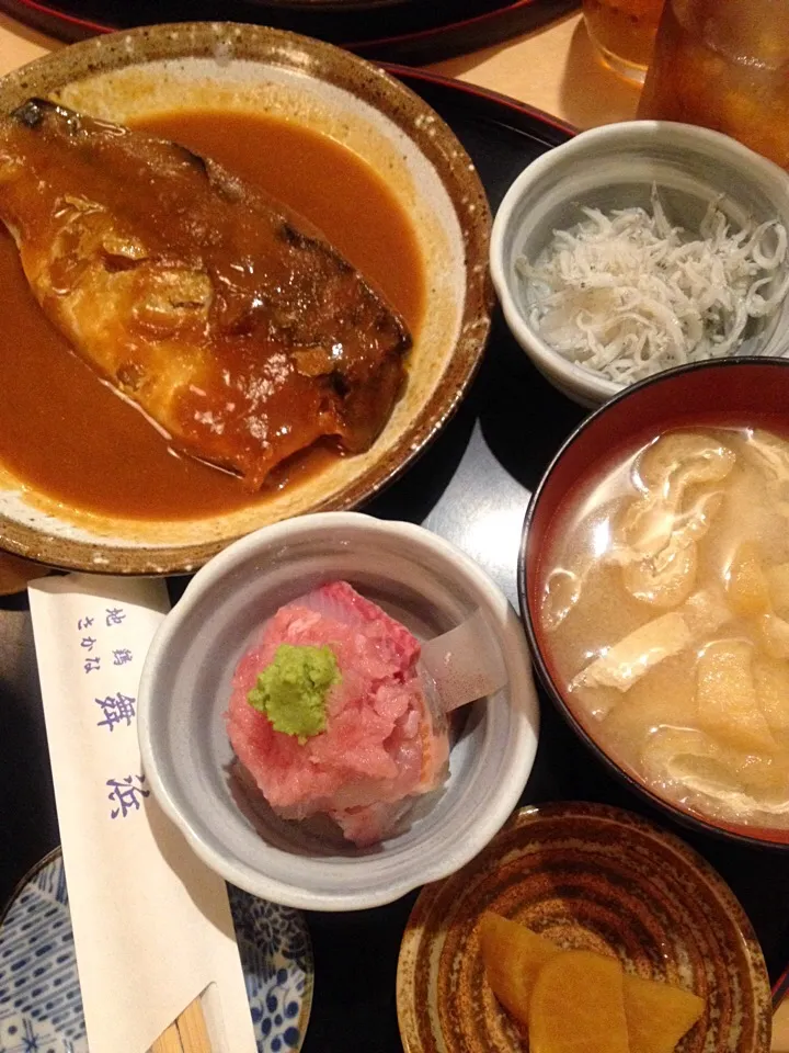 新橋 舞浜 鯖の味噌煮|よだみなさん