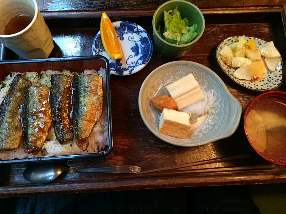 Snapdishの料理写真:さんま蒲焼定食|takeさん