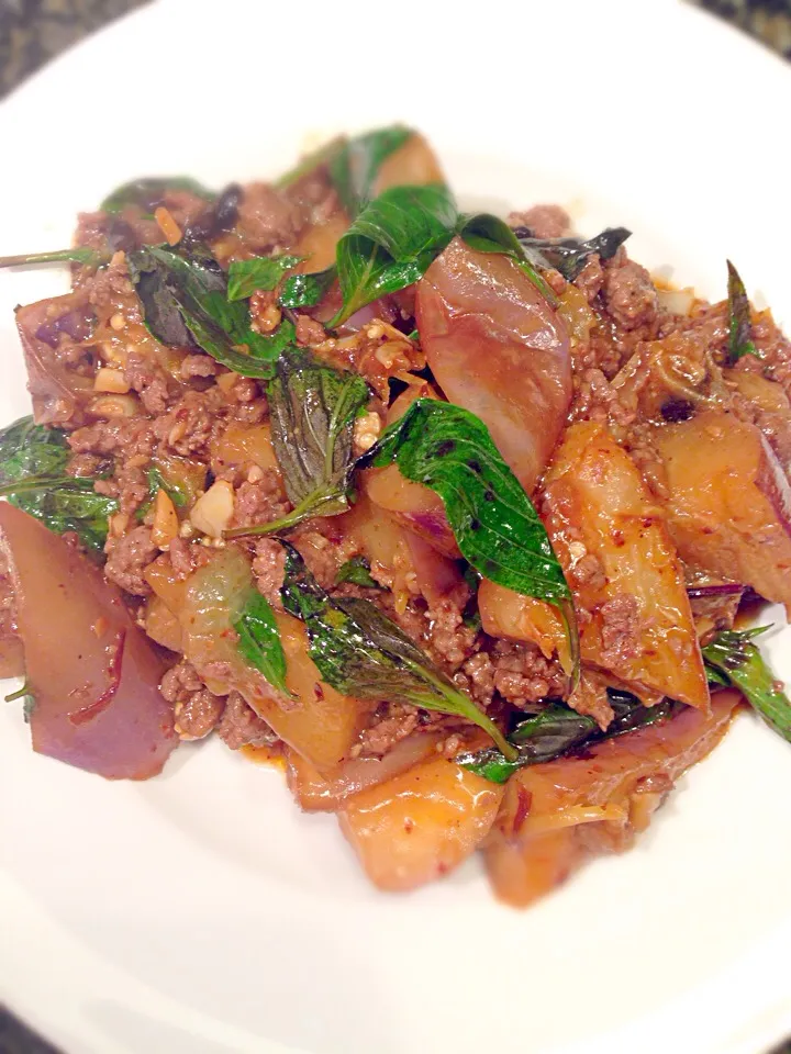 Spicy eggplant basil beef|Allissa Zhaoさん