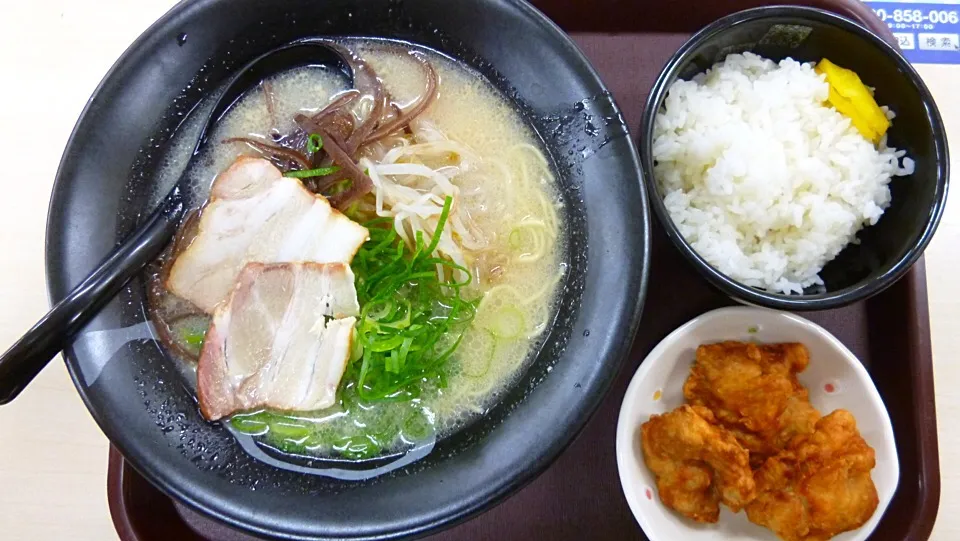 九州長浜豚骨ラーメン 唐揚ご飯セット @山口|THE SUNSEAさん