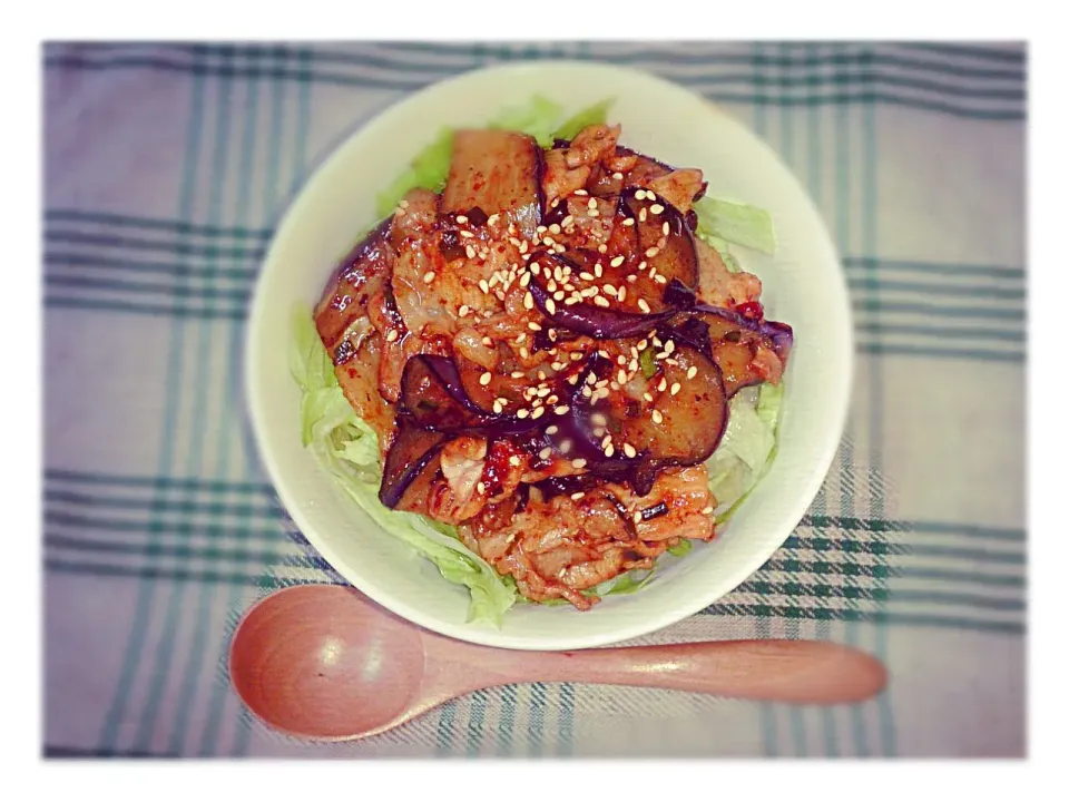 Snapdishの料理写真:ナスと豚肉のピリ辛丼|ESTさん