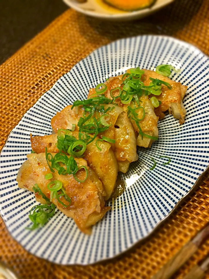 蓮根の豚肉巻き✳︎味噌ダレでご飯が進む〜(*^^*)|acoyaさん