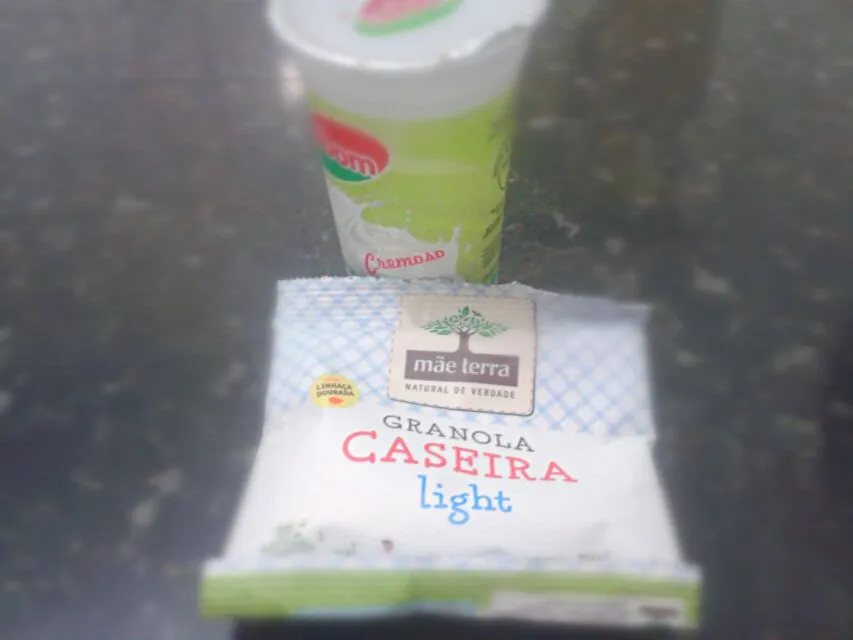 Snapdishの料理写真:10/11/2014 - lanche da tarde

iogurte desnatado + granola light|Gabriela Baptistaさん