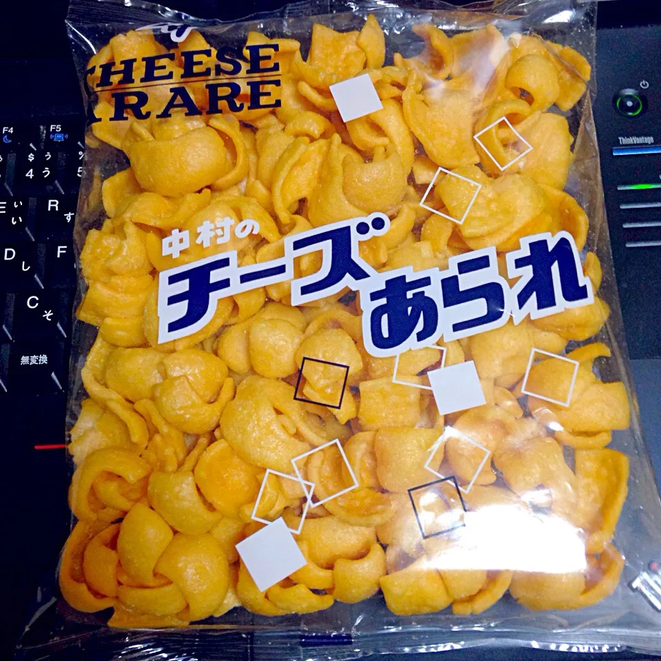 超懐かしい、チーズあられ(100g)|マカロニ公爵さん