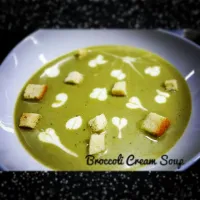 Snapdishの料理写真:broccoli cream soup|nazwa fadya nadhiraさん