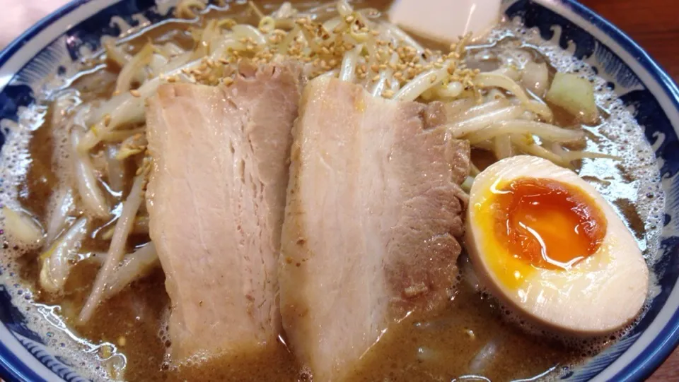 Snapdishの料理写真:焦がし醤油ラーメン海|sunさん