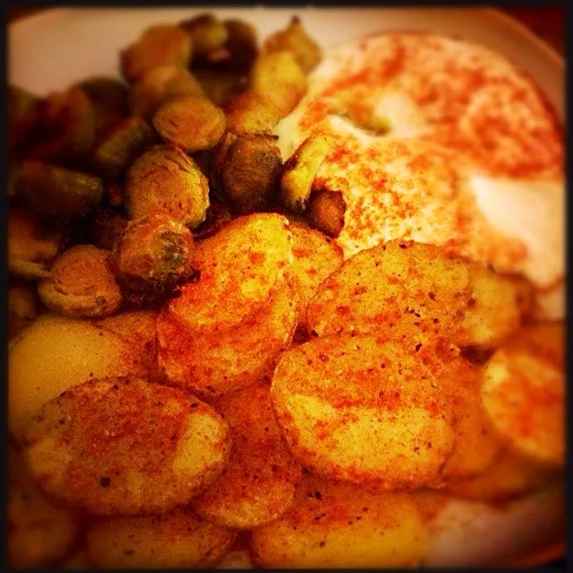 Snapdishの料理写真:baked potato chips and brusselsprouts with yogurt sauce|RebeccaH💟さん