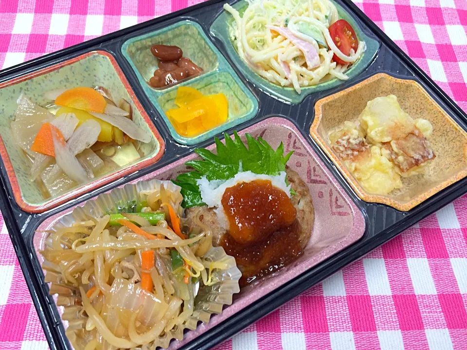 Snapdishの料理写真:ニンニクの芽と野菜豚肉オイスターソース 日替わり弁当 豊川市配達|Naokazu Kuritaさん