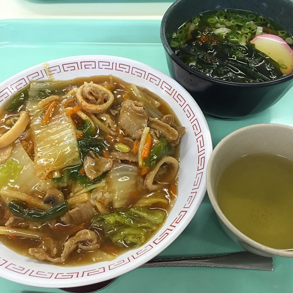 中華丼、わかめうどん(半)|maixx ใหม่さん