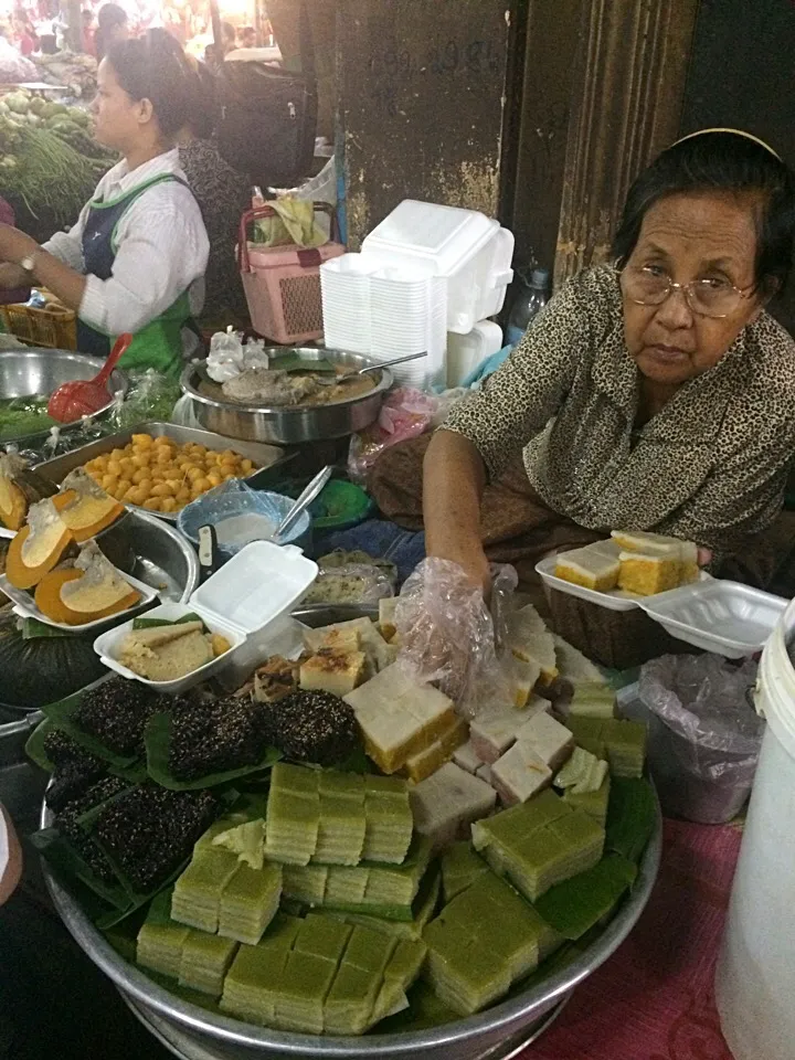 Snapdishの料理写真:Khmer Dessert at Old Market Siemreap|jirawanさん