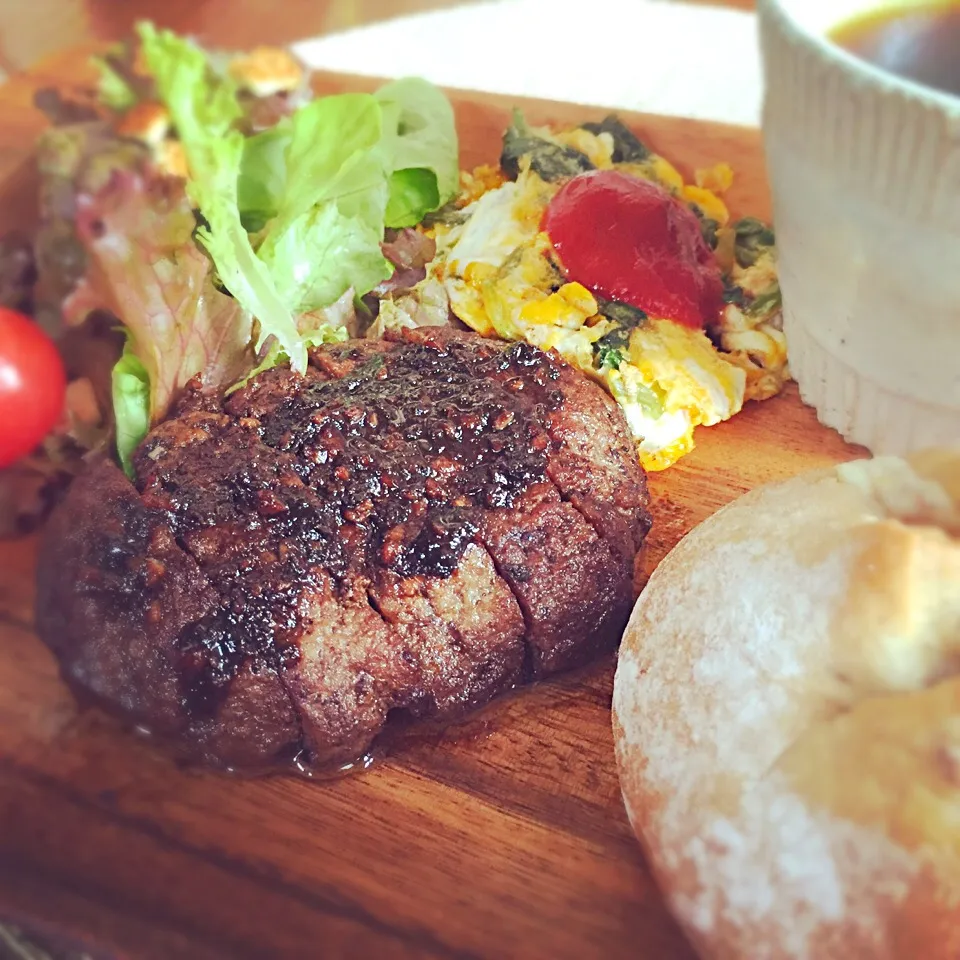 Snapdishの料理写真:H26.11.12のお昼ごはん♡key♪さんのハンバーグだよ(*´ ˘ `*)|みほままこさん