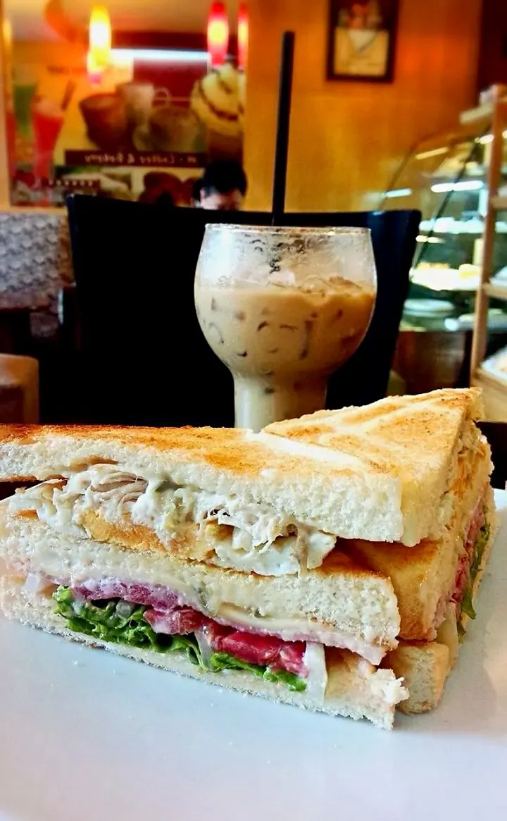 Snapdishの料理写真:Club Sandwich
#Sandwich #yummy#good#nice|Tikさん