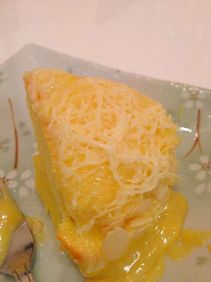 ️Yema cake with almond strips|Germaine Español Alab-Kodairaさん