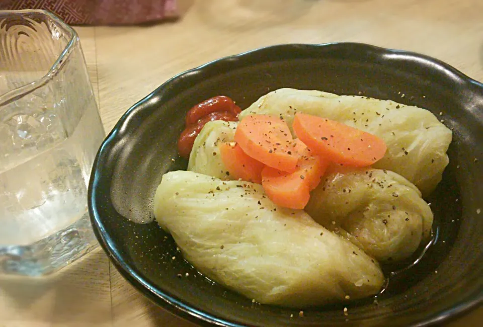 唐突ではございますが、シュフ業務を放棄してカレー居酒屋さんにてロールキャベツで消毒開始いたしましたわ🍶|にゃあ（芸名）さん